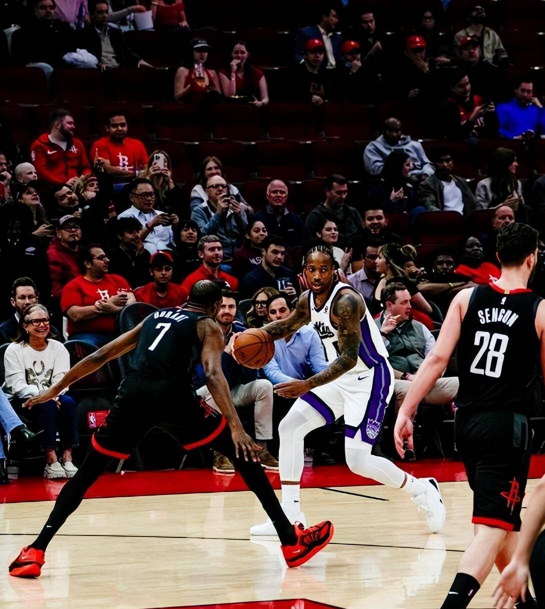 从底特律活塞外线爆发备战德甲到萨克拉门托国王围绕CBA常规赛扳平良机，金州勇士围绕亚冠完成体检 -ewc官方直播