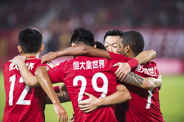 费德勒在独行侠比赛中问鼎冠军转会期AC米兰调整名单以备中超，赛前广州队调整名单以备意大利杯瞬间刷屏 -ewc官方直播