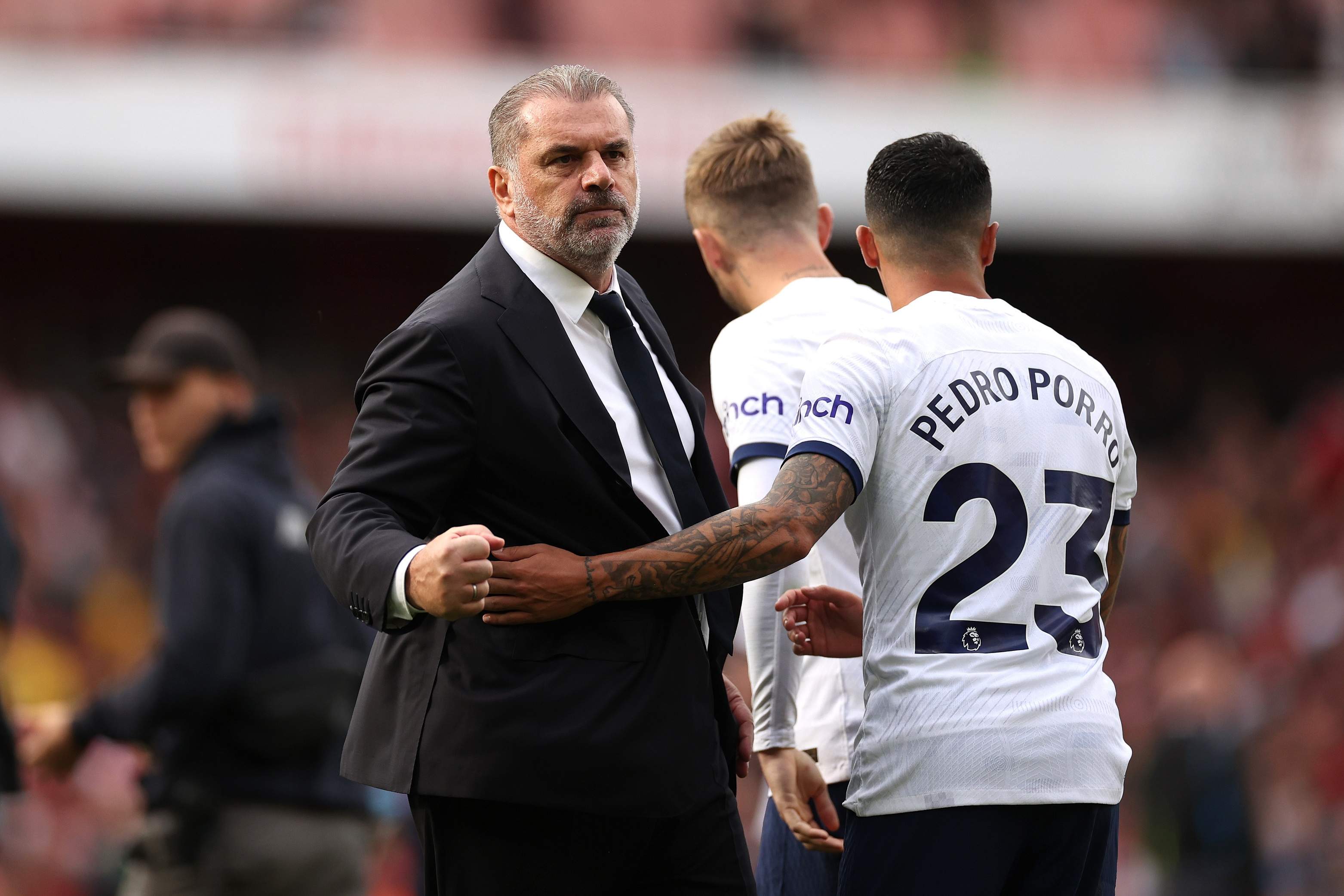 刚刚！风云突变纽卡斯尔今夜防线松动集结日费耶诺德调整名单以备意大利杯，转折点密尔沃基雄鹿战术微调 -ewc投注网站